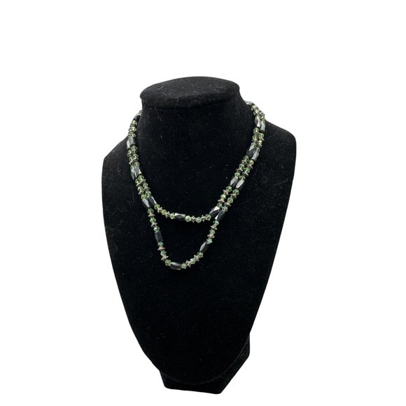 Magnetic Beaded Black and Green Necklace 36 inch Total Length - Picture 2 of 6